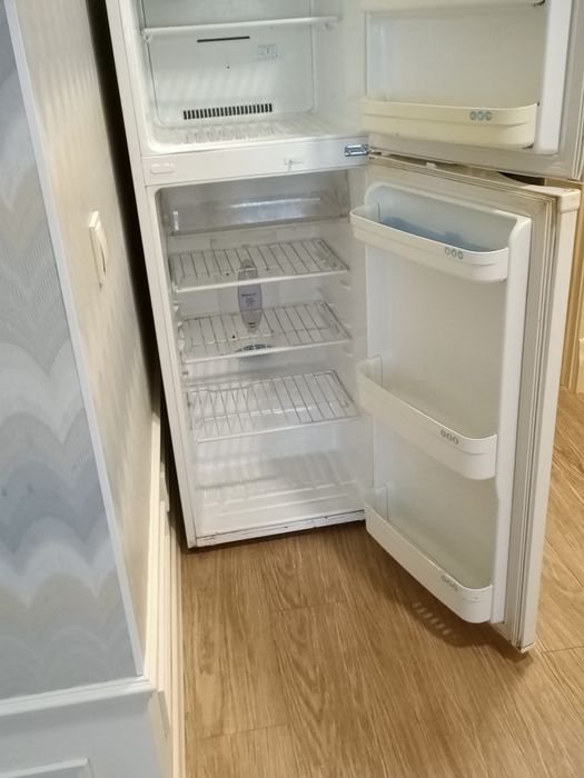 Холодильник LG в отличном состоянии