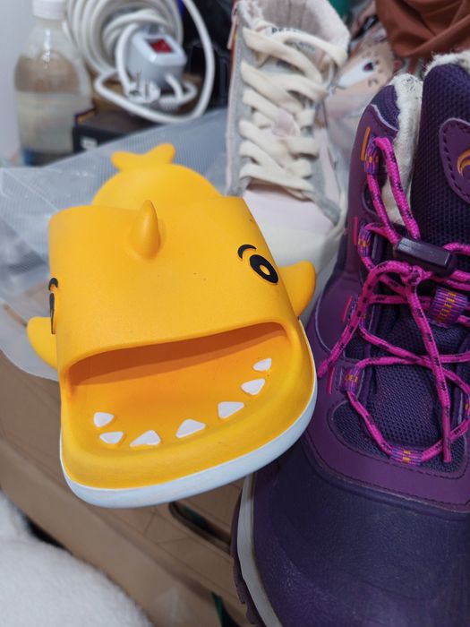 Целый пакет обуви