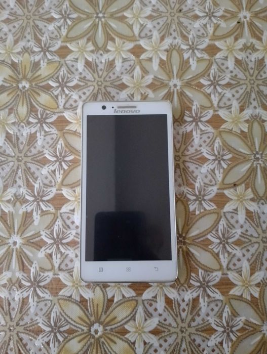 Телефон Леново А 536