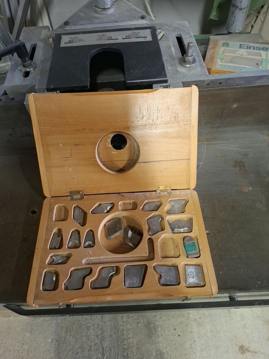 Masina industriala de frezat MARTIN T25 cu diverse accesorii