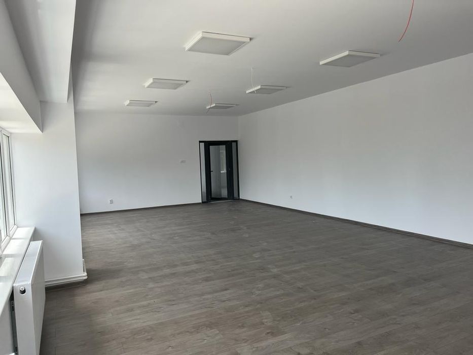 Spatii birouri -Langă Silver Mall