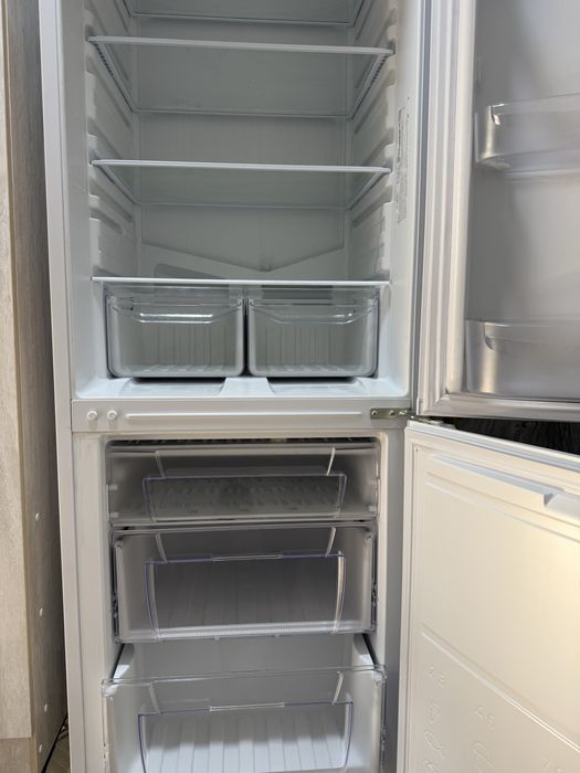 Холодильник Indesit