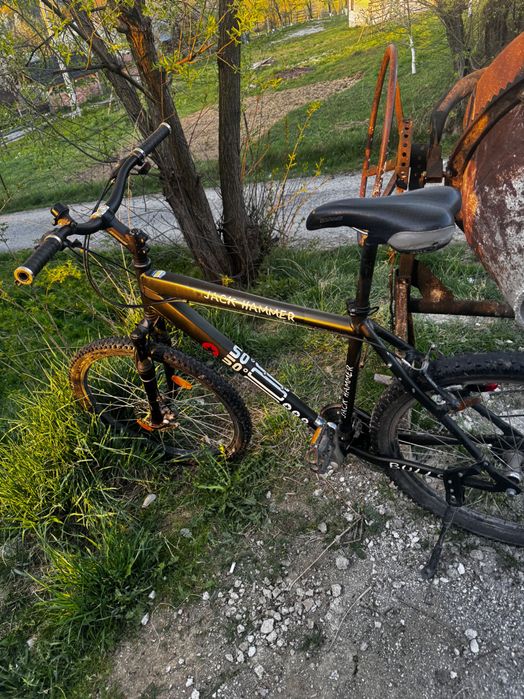 Vând bicicletă ca nouă