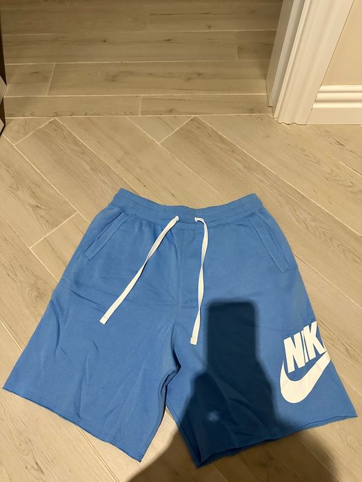Шорта NIKE чисто нови