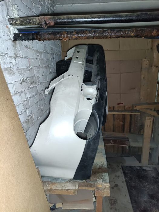 Бампер передний на Subaru Outback