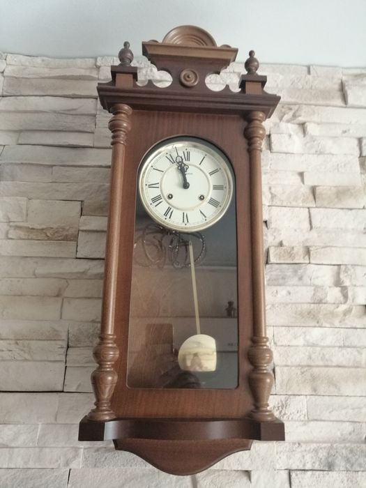 Продавам часовник