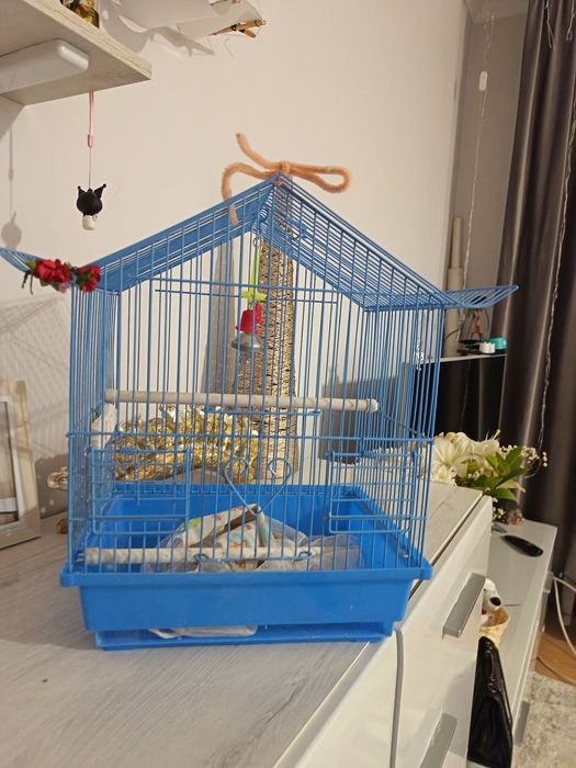 Продам клетку для попугайчиков