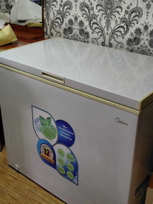 Морозильник фирмы Midea