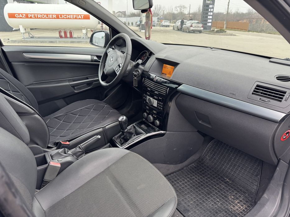 Opel Astra H 1.7 2010