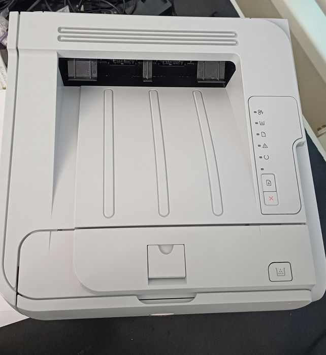 Продам лазерный принтер HP LaserJet P2035