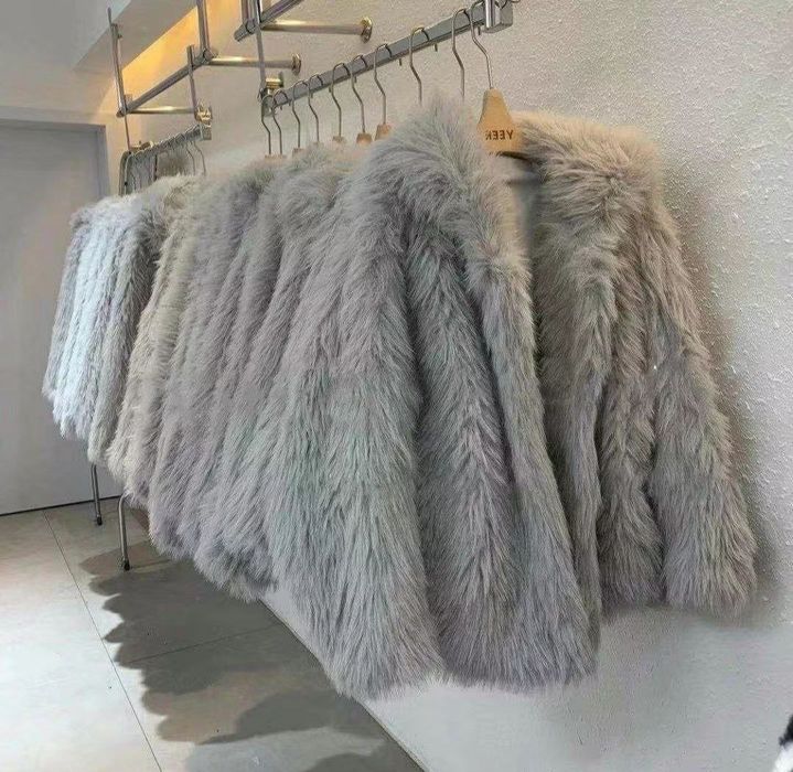 Шуба с капюшоном эко