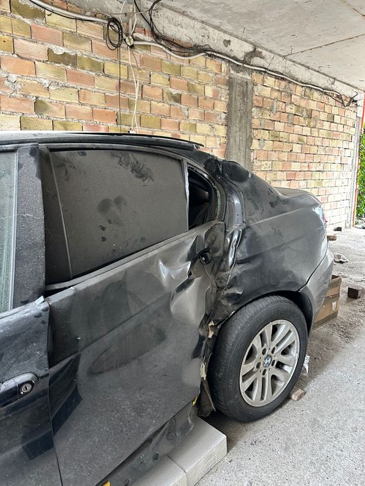 BMW 318 продава се ЦЯЛАТА (не на части)