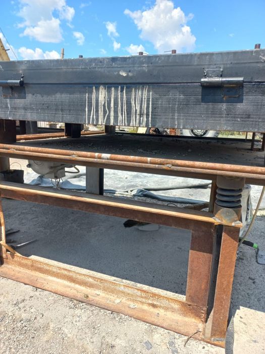 Продам вибростол с формами для производства плиток