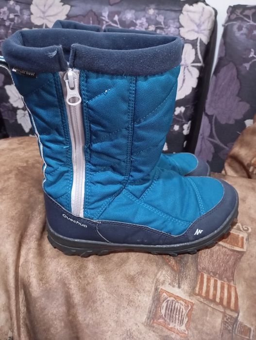 Продавам детски ботуши 33 номер много топли и непромокраеми