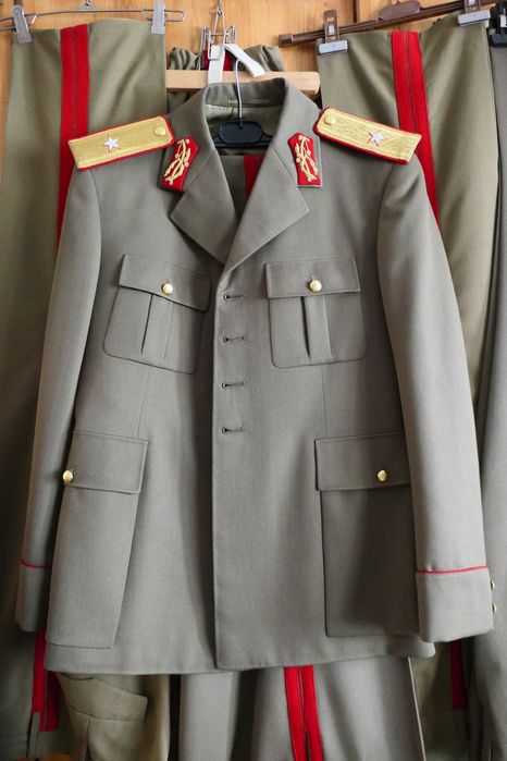 Uniforma de General Maior Brigada Veston Manta Jacheta Epoleti Petlite Efecte Militare Securitate Armata