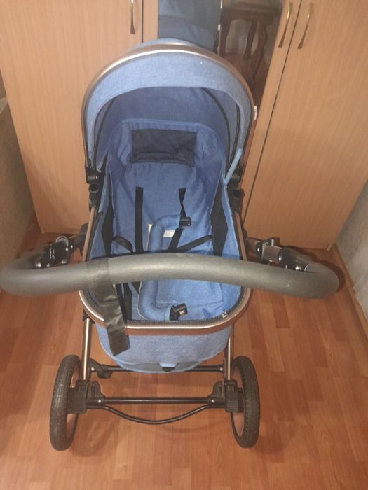 Продам детскую коляску