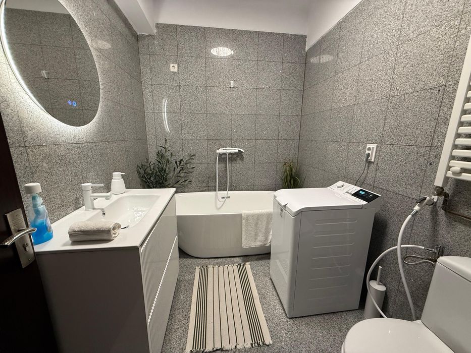 Apartament 3 camere Zona Nord – Living mare, vedere panoramică