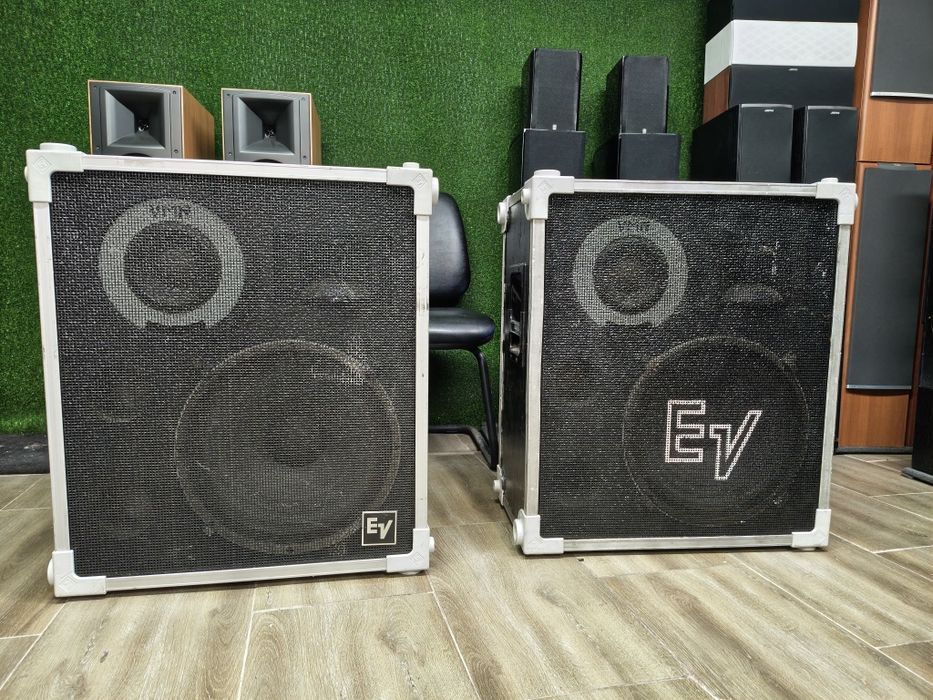Професионални тонколони Electro-Voice S-15.3