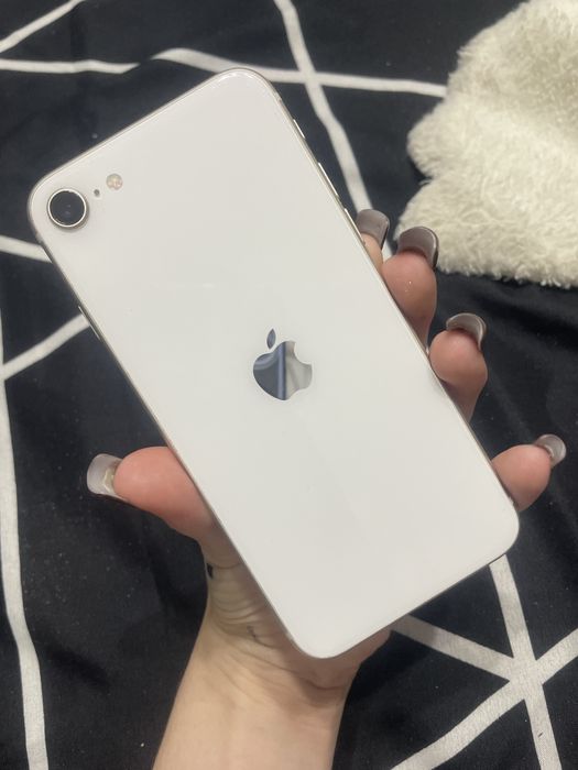 Айфон SE 2022г 128гб память