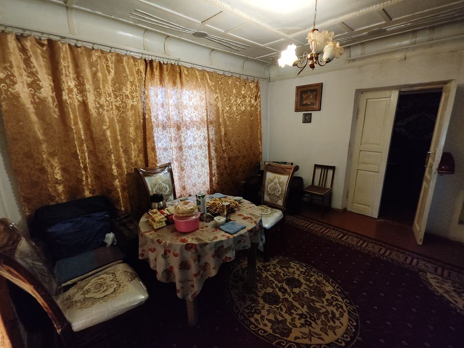 Bodomzor metro uy sotiladi