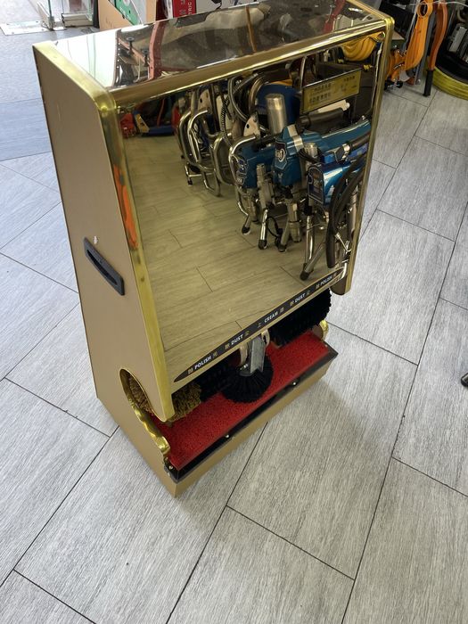 Аппарат для чистки обуви золотой