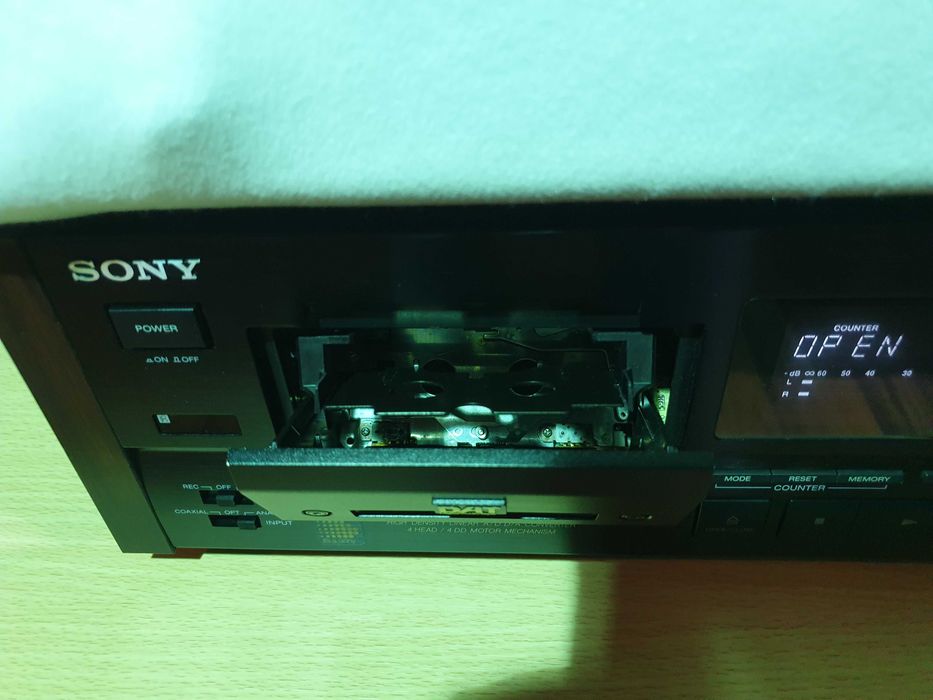 Sony Digital Audio Tape DTC - 77ES