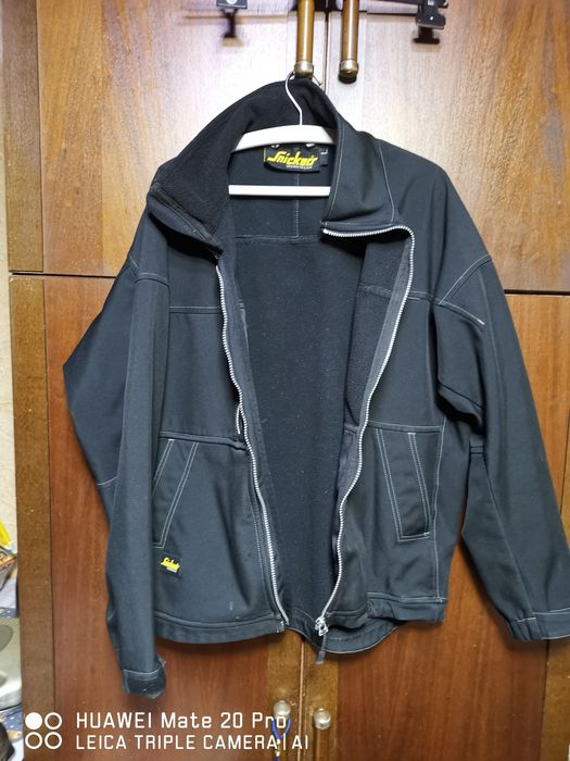 Snickers L  леко яке.