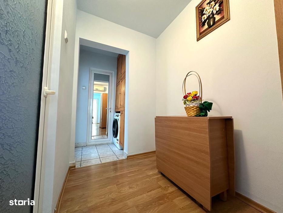 Apartament 3 camere, etaj intermediar