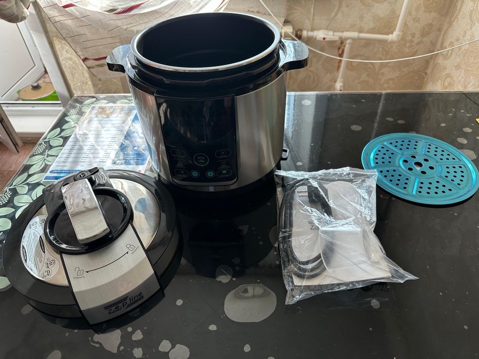 Продаю мультиварку в новом состояний