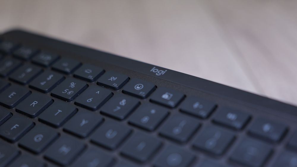 Setup Periferice Logitech Premium: Tastatura MX Keys Mini + Webcam Brio 500 + Boxe Z200