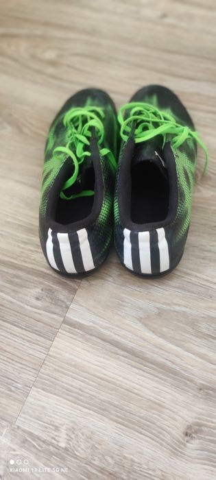 Adidas футболни обувки 40 номер