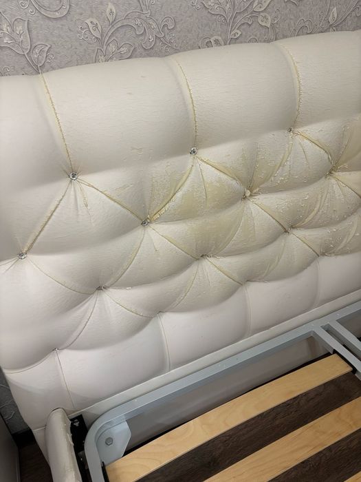 Кровать с матрасом. В 14мкр-не