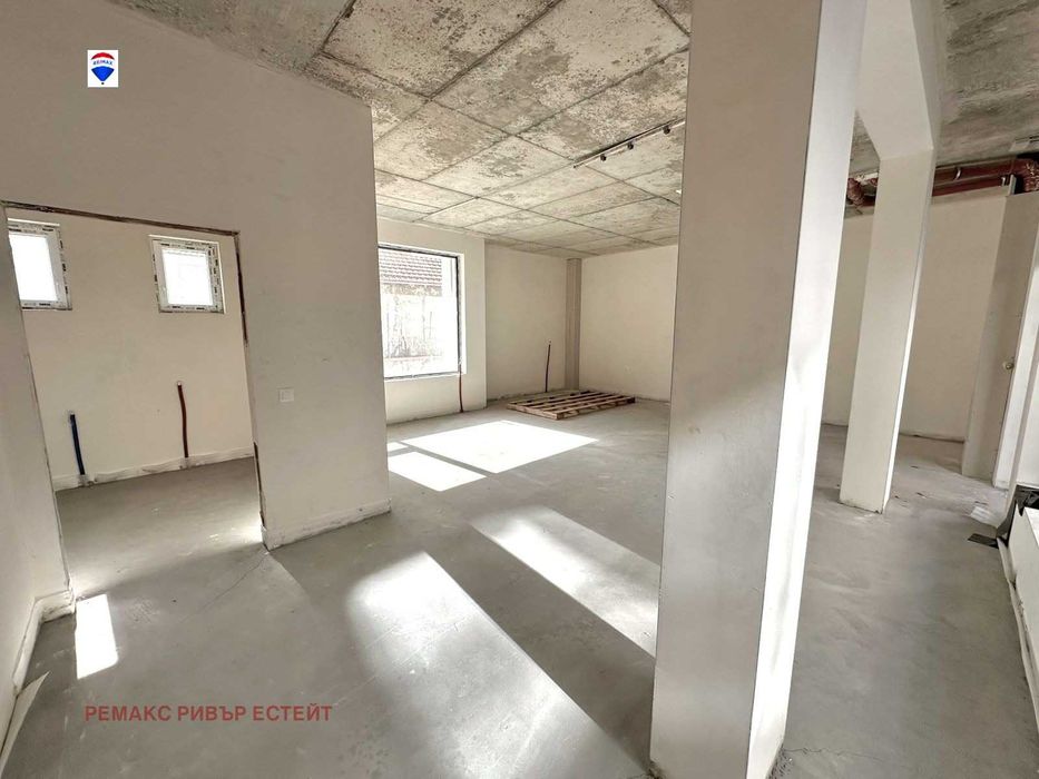 Продава се Магазин в Русе, Център - 80 кв.м за 841 €/кв.м - Снимка #2