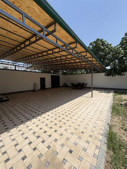 2 qavatli uy sotiladi