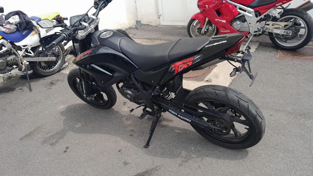Vând motor cross