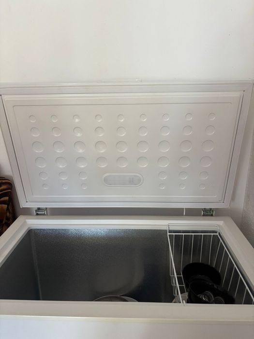 Vând lada frigorifica mica ,preț fix 600 Ron ca nou