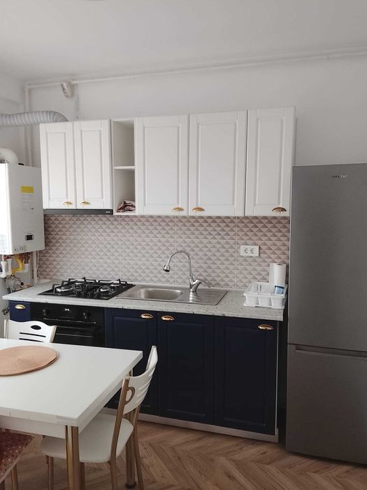 Inchiriez apartament cu 2 camere
