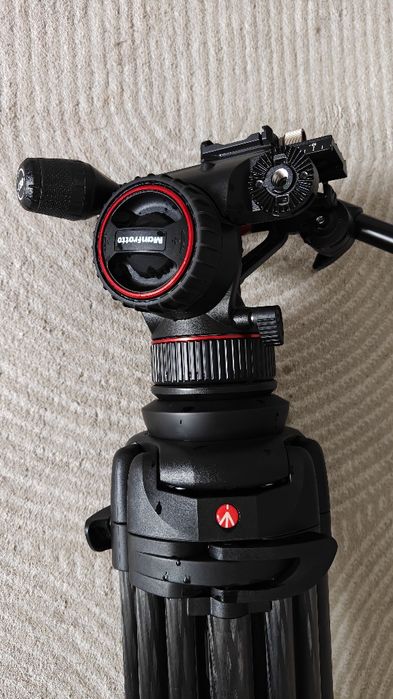 Продам карбоновый видео штатив Manfrotto