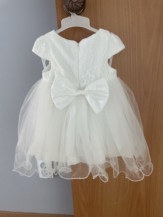 Продам детское белоснежное платице