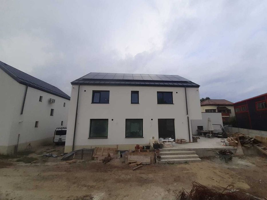 Montaj Panouri Fotovoltaice Montaj invertoare solare hibrid , on-grid