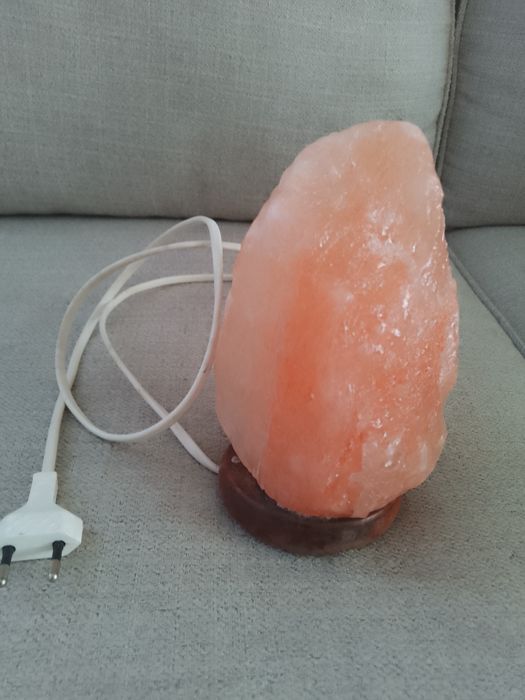 Lampa de sare modernă și benefică