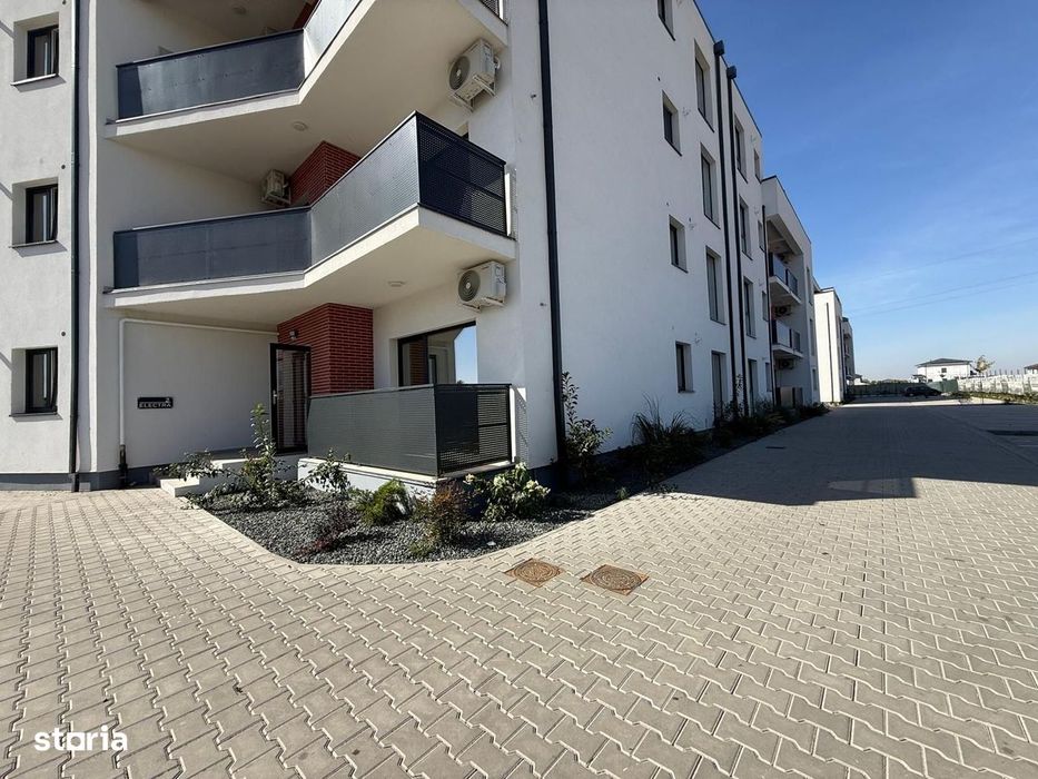 Spațiu de închiriat – 63 mp + balcon 3 mp – Vitrine luminoase