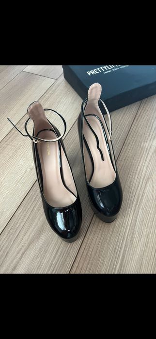 Pantofi cu toc si platforma