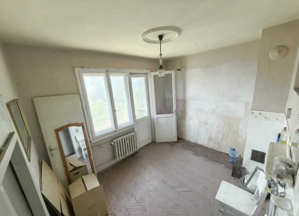 Продава се Двустаен апартамент в Плевен, Идеален център - 70 кв.м за 1300 €/кв.м - Снимка #1