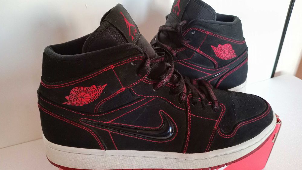 Оригинални маратонки NIKE AIR JORDAN 1 Mid