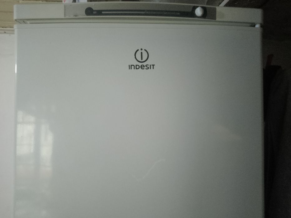Холадилник индезит