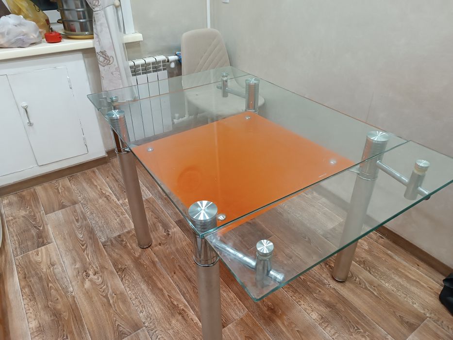 Стол кухонный стеклянный