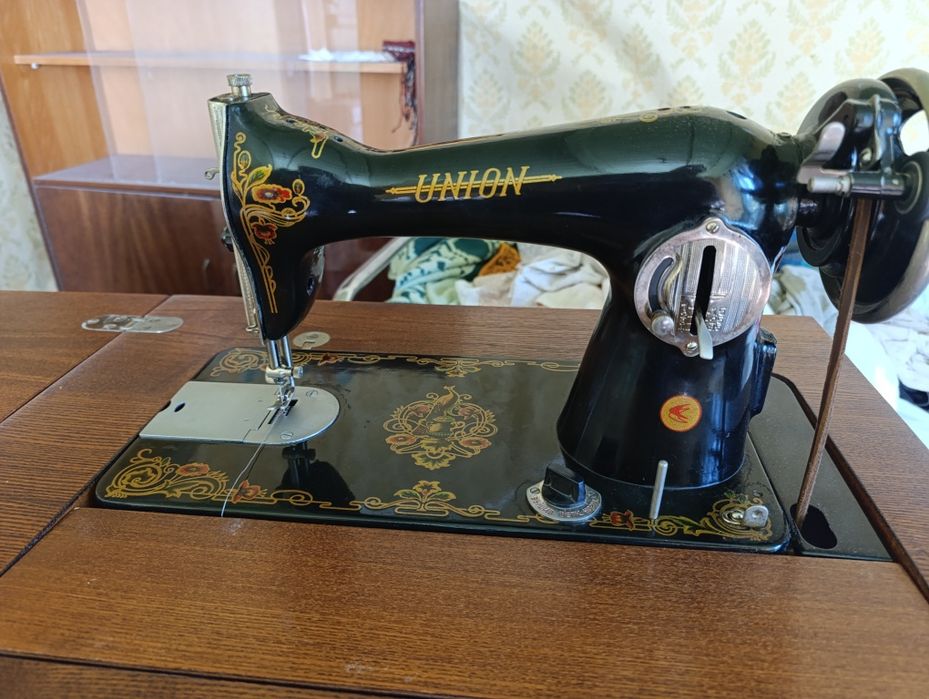 Крачна шевна машина