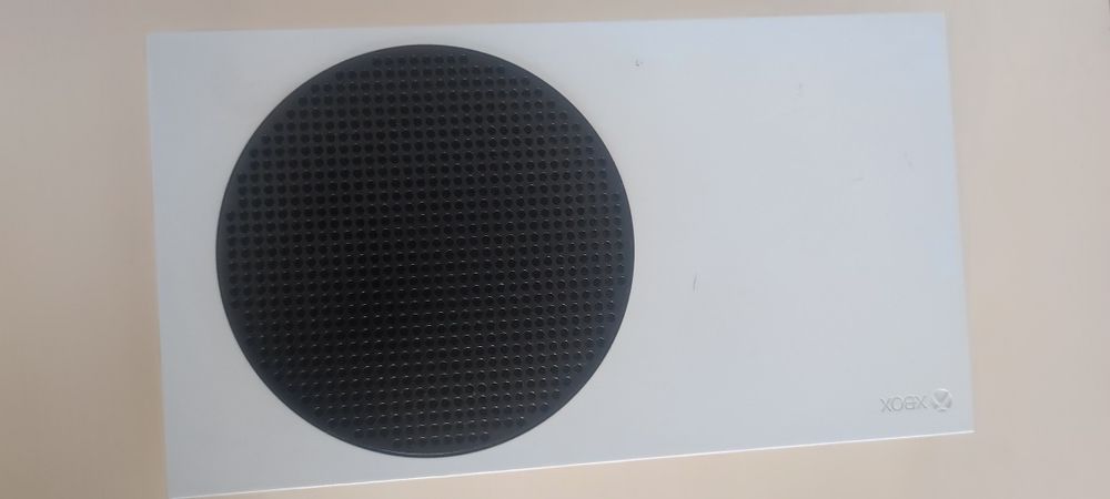 СРОЧНО ПРОДАМ Xbox series s 512гб 2 джостика/геймпада