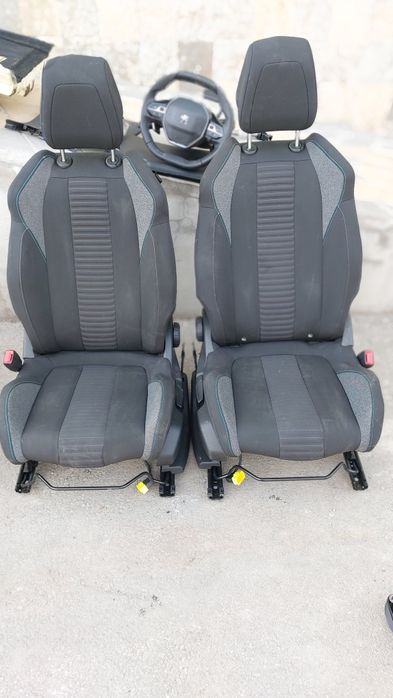 Peugeot 3008 1.6t hibrid 2023